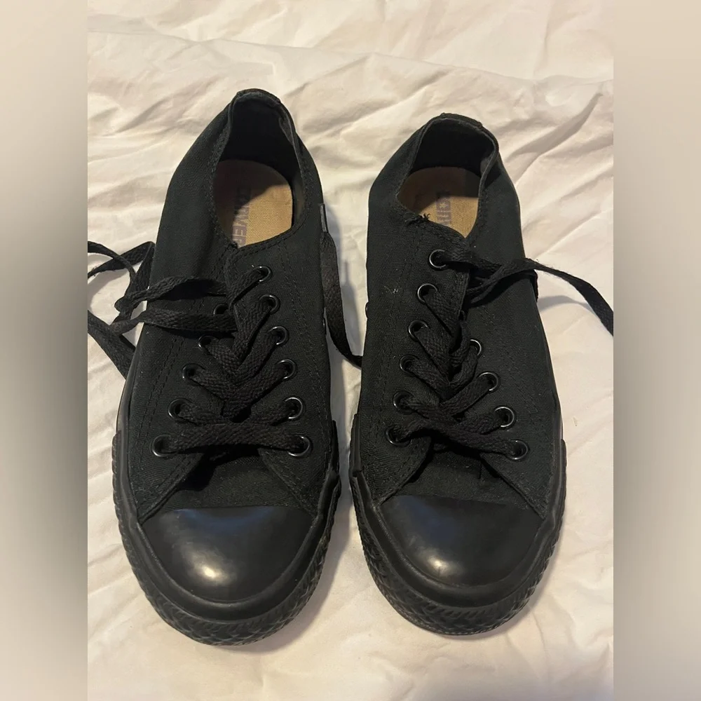 Converse Black Canvas Low Top Sneakers - Picture 1 of 2